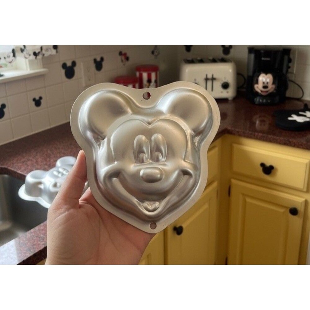 Vintage 1998 Disney Mickey Mouse Mini Cake Pan Jello Mold Set of 3 Wilton Ind.